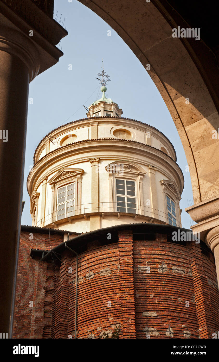 Milano - cupola della chiesa Foto Stock