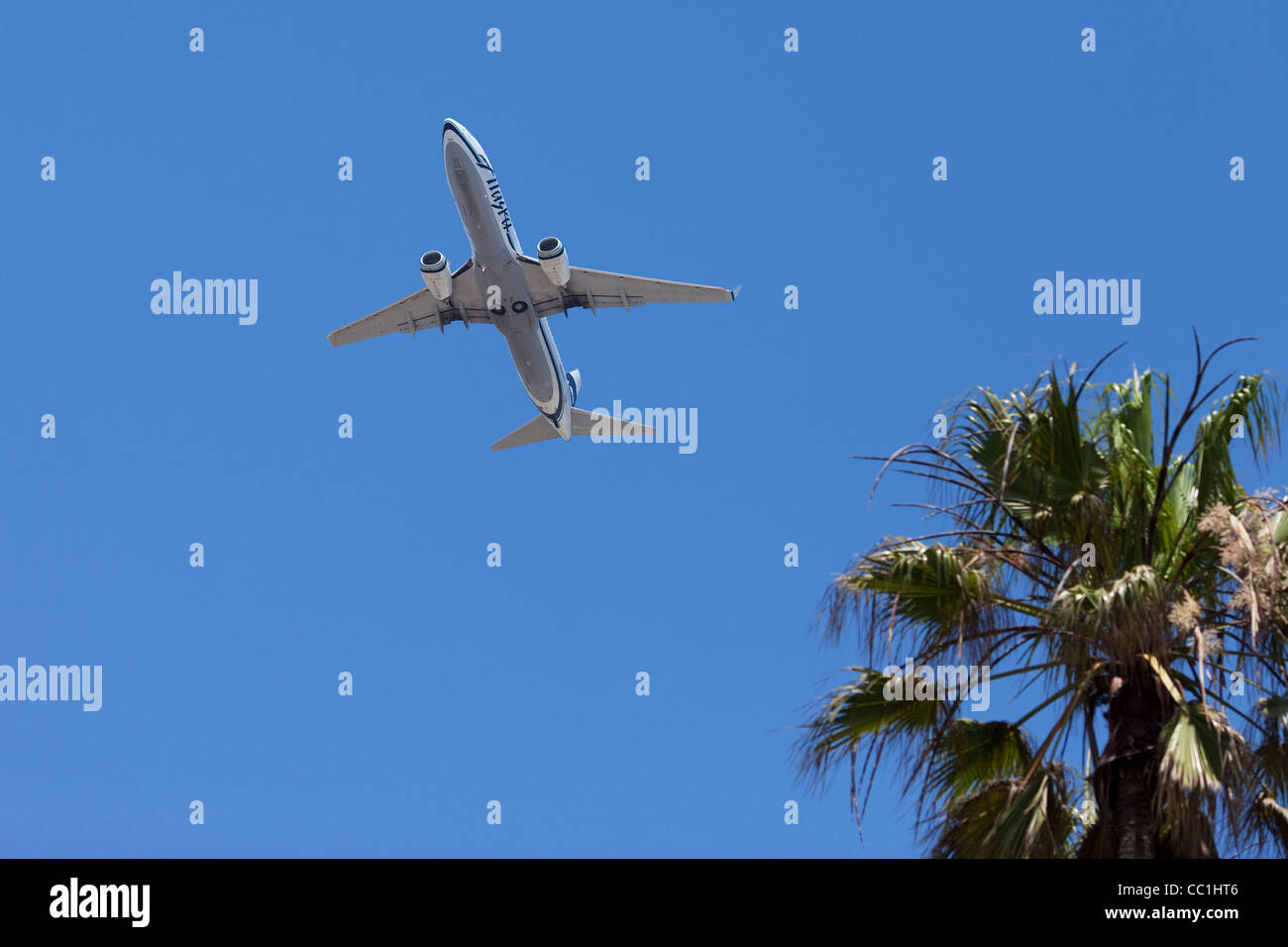 Alaska Airlines aereo decolla dall'aeroporto di Los Angeles in California Foto Stock