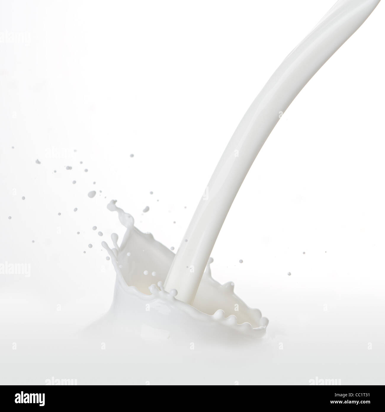 Versare il latte o liquido bianco creato splash Foto Stock