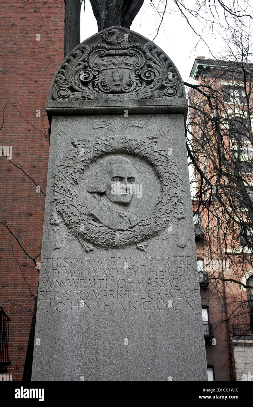Il John Hancock's grave marker, granaio di seppellimento di massa, Boston, Massachusetts, Stati Uniti Foto Stock