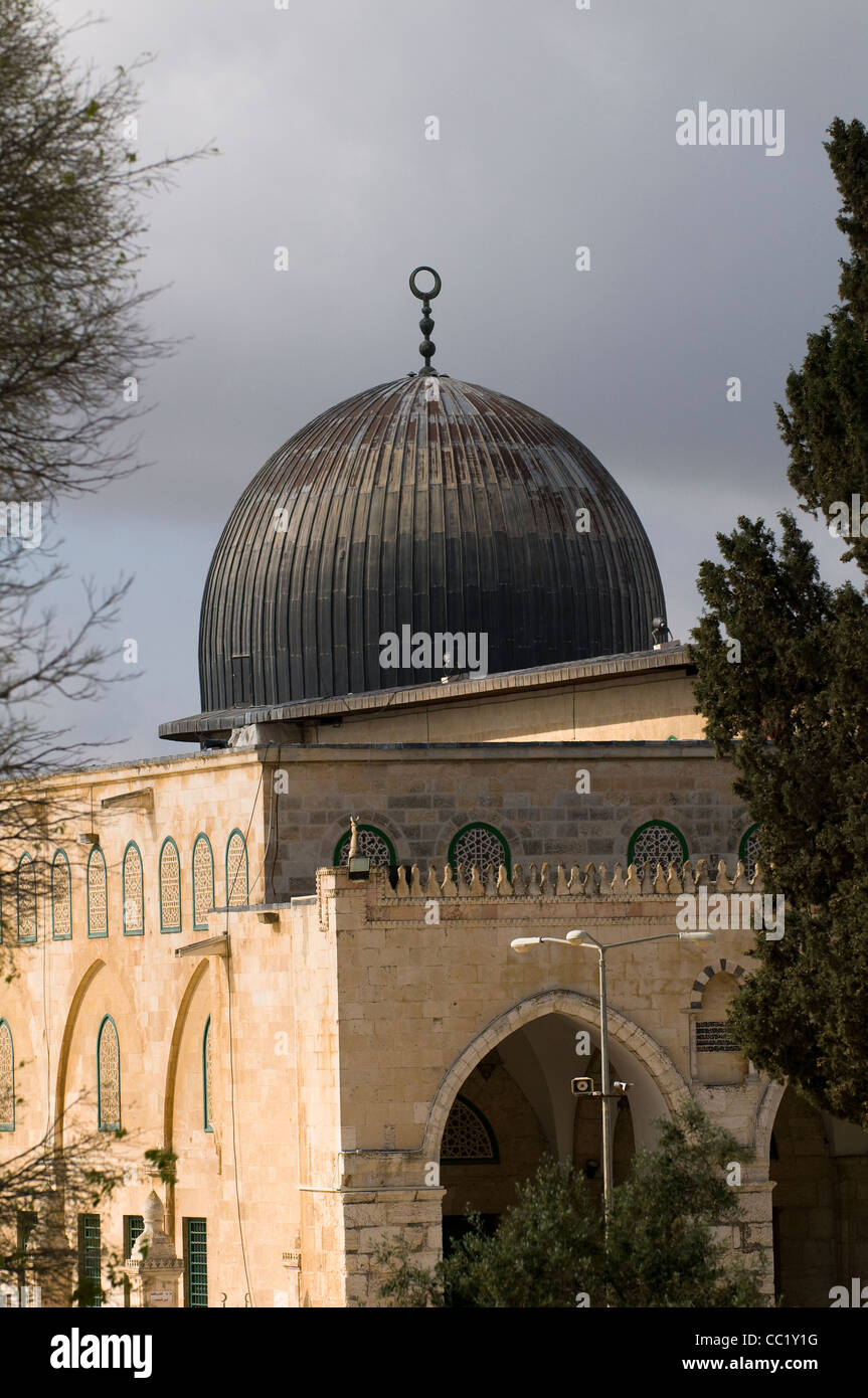 La Moschea di Al-Aqsa sulla cima del Monte del Tempio nella città vecchia di Gerusalemme. Foto Stock