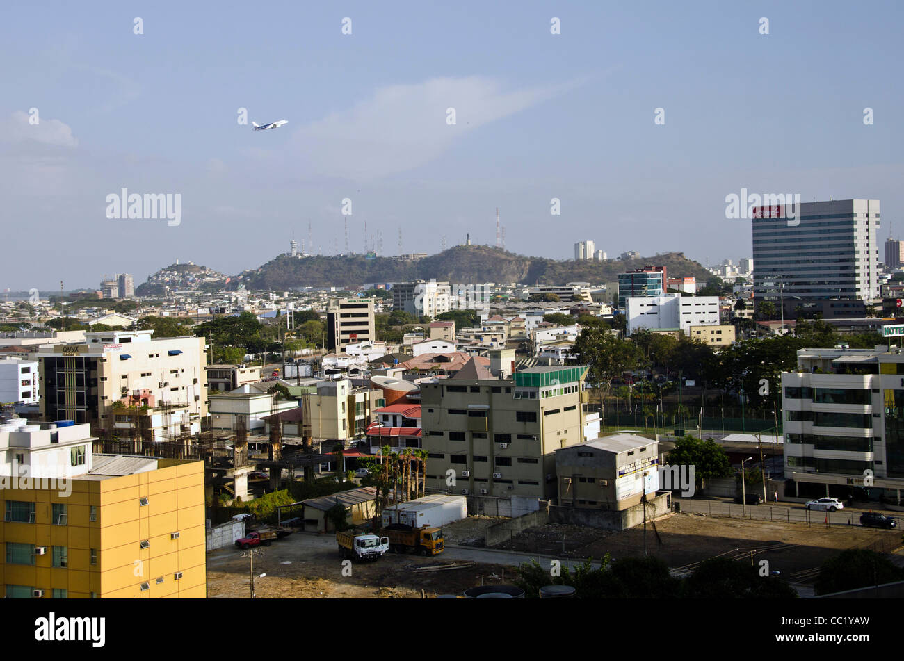 Quayaquil, Ecuador, centro città scenic aeroplano sopra di edifici per uffici Foto Stock