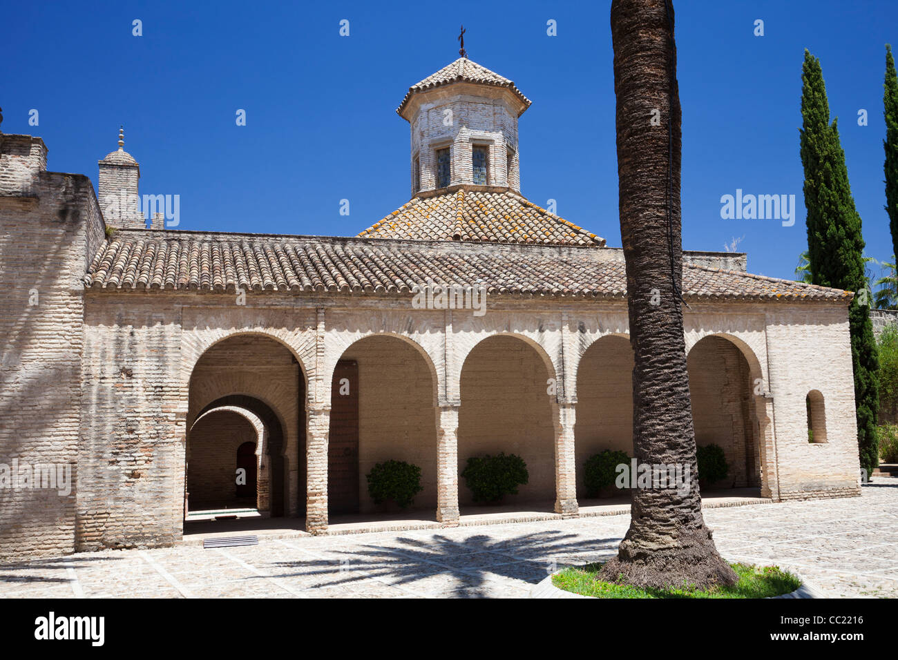 Cortile interno (el Patio de Armas) di Alcazar in Jerez de la Frontera Foto Stock