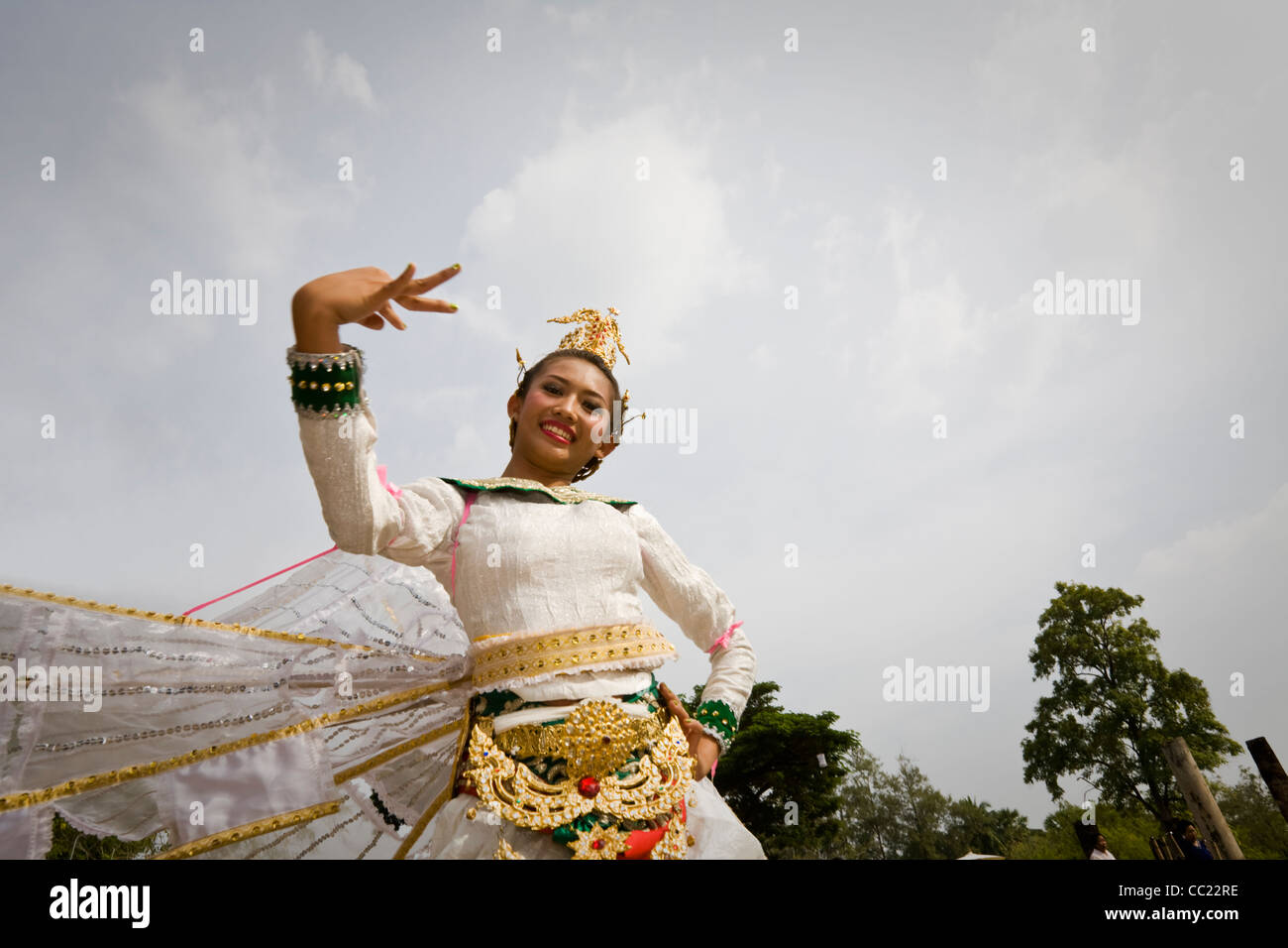 Ballerino tailandese durante il festival di Loi krathong. Sukhothai, Sukhothai, Thailandia Foto Stock