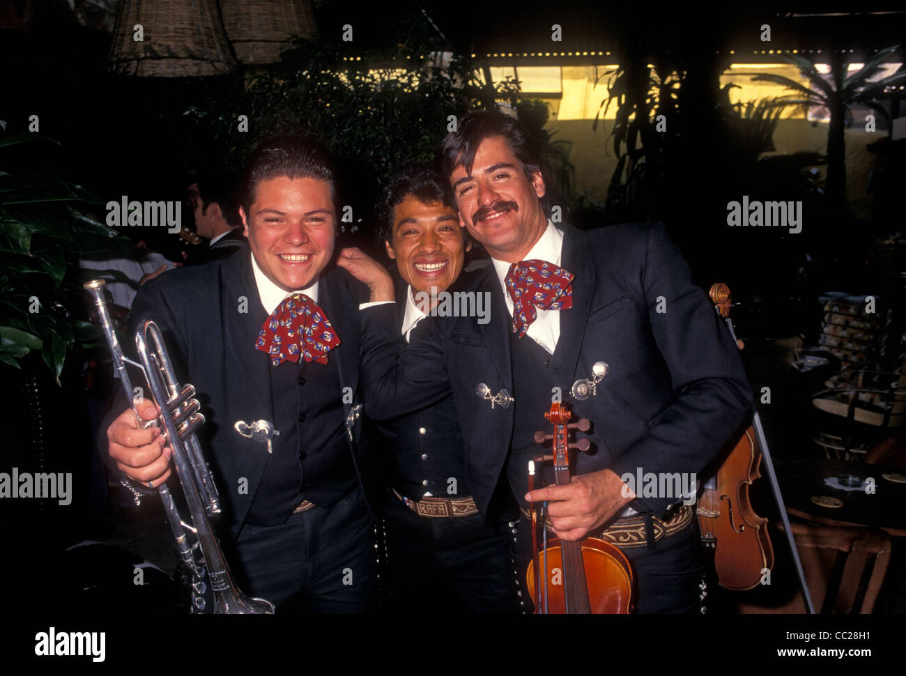 3 tre messicani popolo messicano uomini adulti maschi banda Mariachi soci in Tlaquepaque in stato di Jalisco in Messico Foto Stock