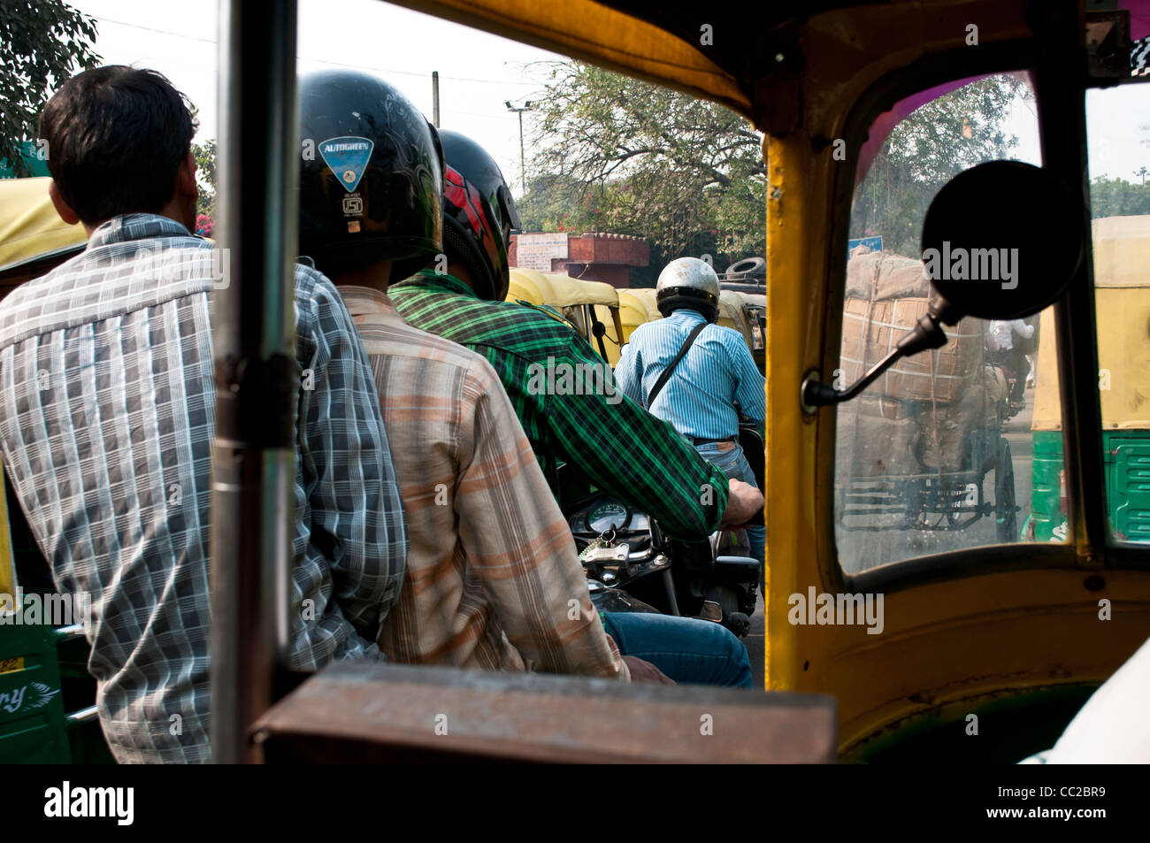 Il traffico intenso nella Vecchia Delhi, India Foto Stock