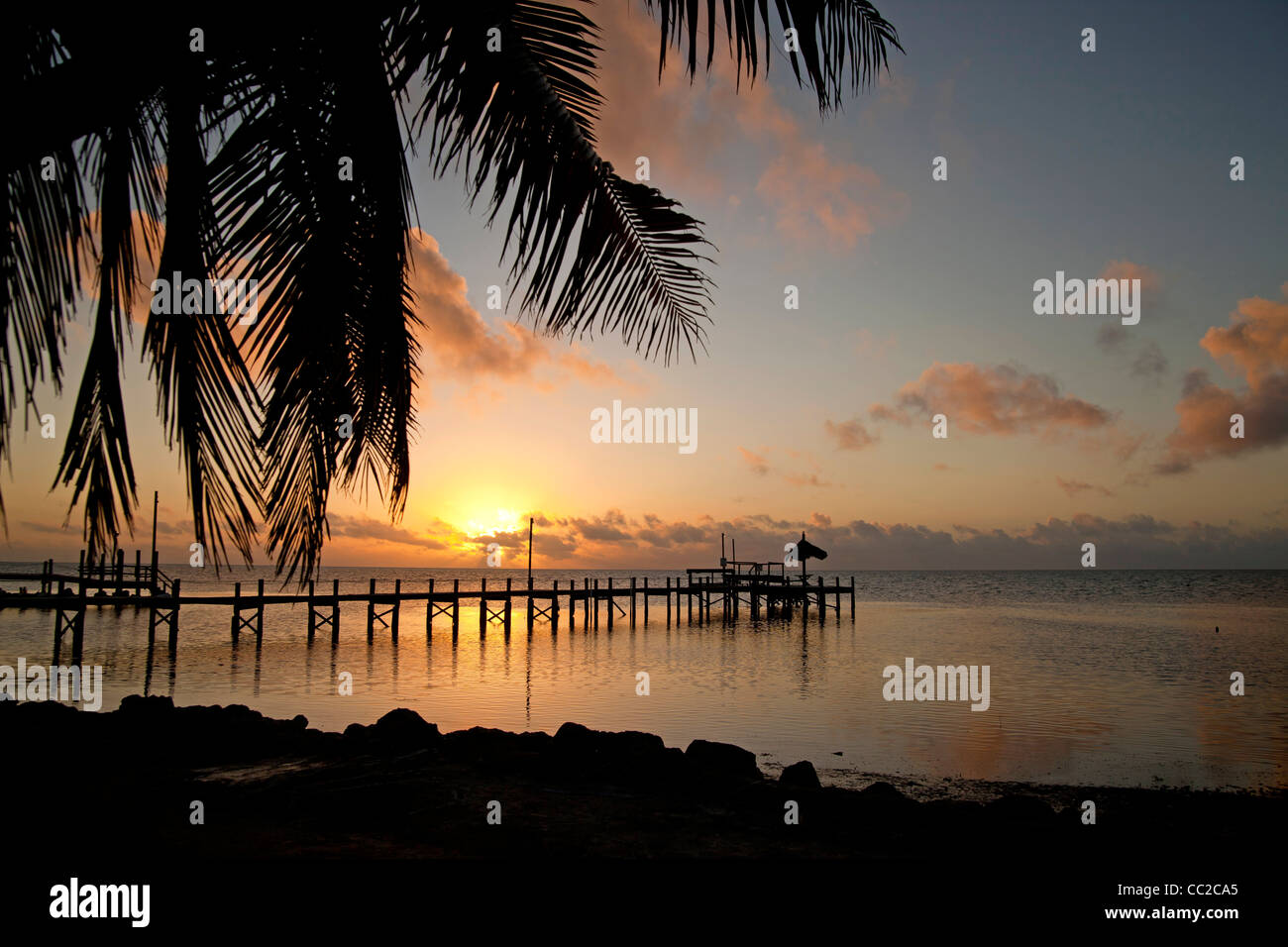 Tramonto al molo di maratona, Florida Keys, Florida, Stati Uniti d'America Foto Stock