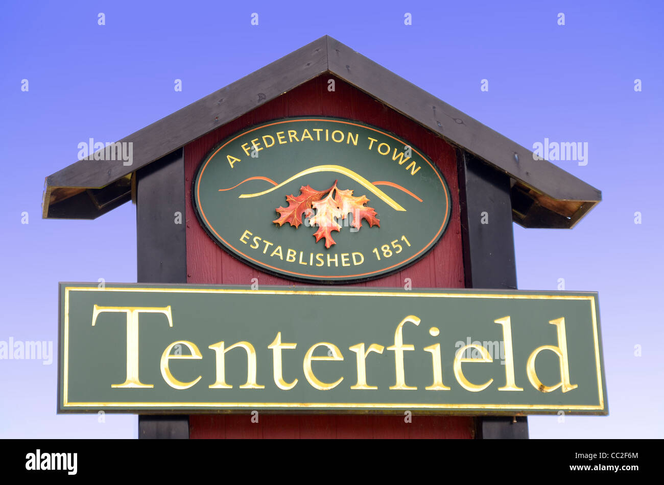 Città Tenterfield firmare e il logo NSW strada segno, Foto Stock