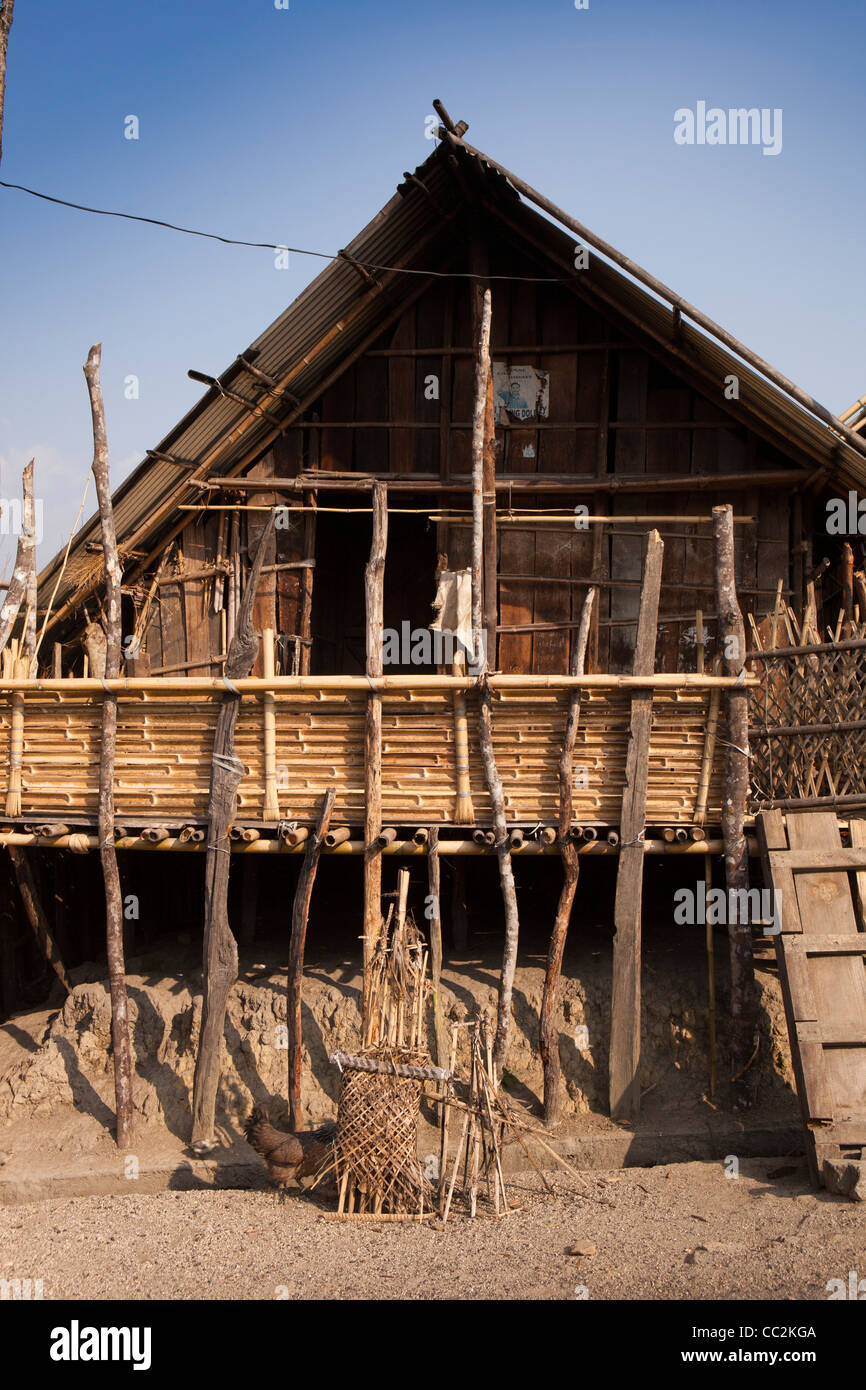 India, Arunachal Pradesh, Ziro Valle, Hari village, tradizionalmente costruita casa Foto Stock