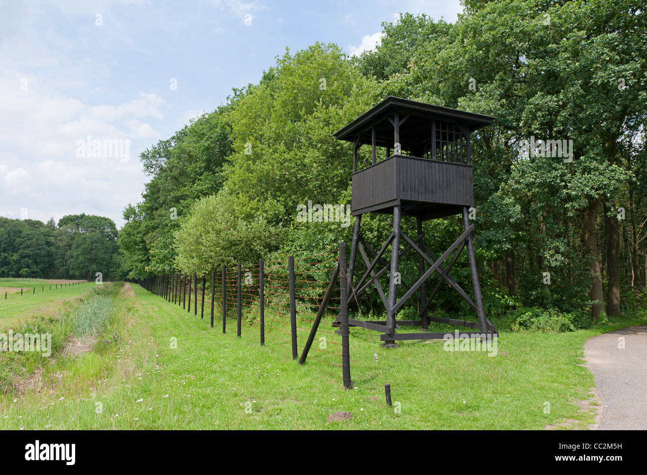 Torre di avvistamento presso l'ex campo di concentramento di Westerbork Foto Stock