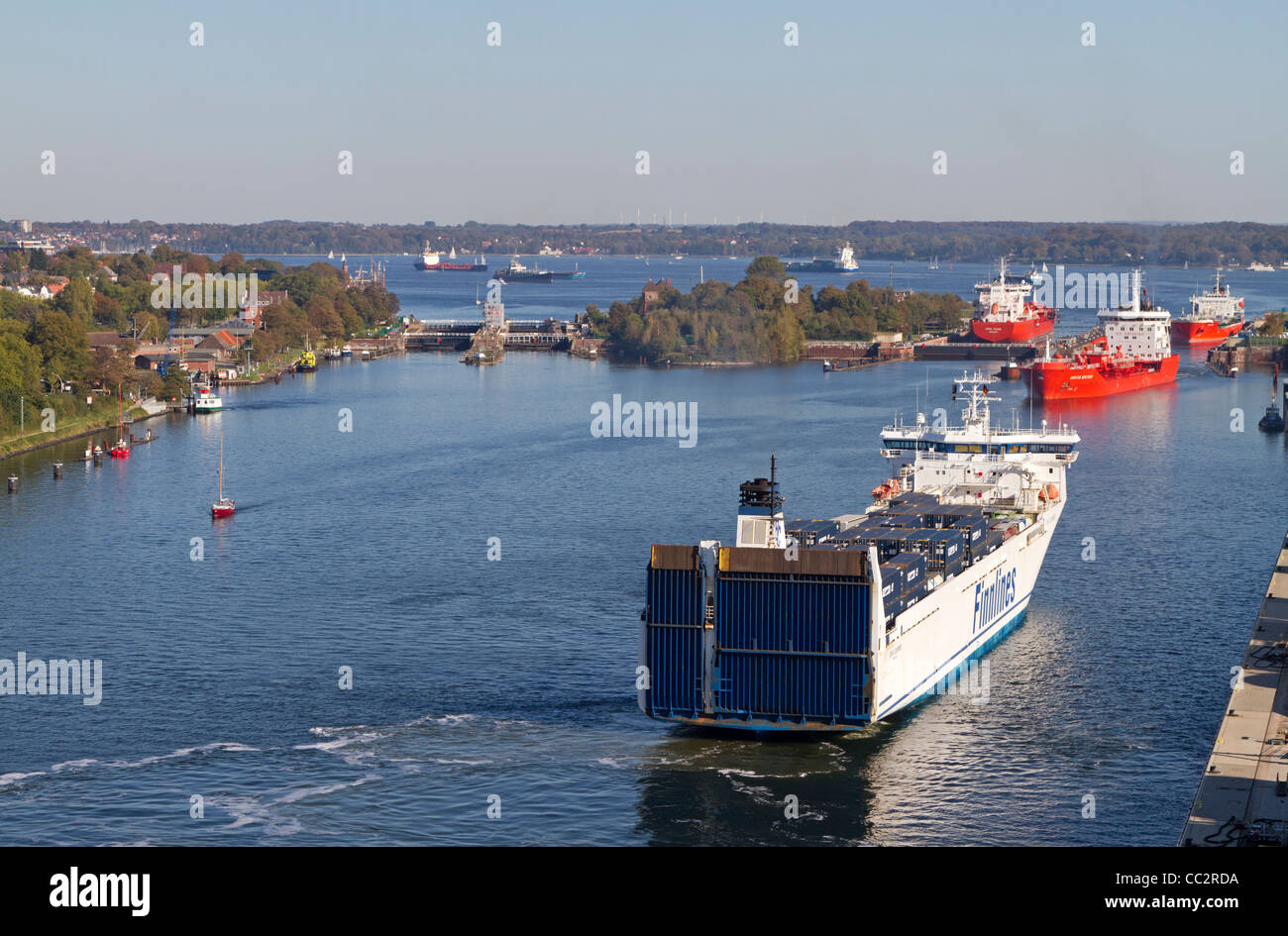Navi a bloccare Holtenau, a nord-est di Canal, Kiel, Germania Foto Stock