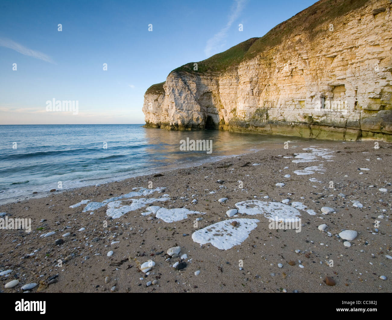 Thornwick Bay vicino a Flamborough sulla costa dello Yorkshire Foto Stock