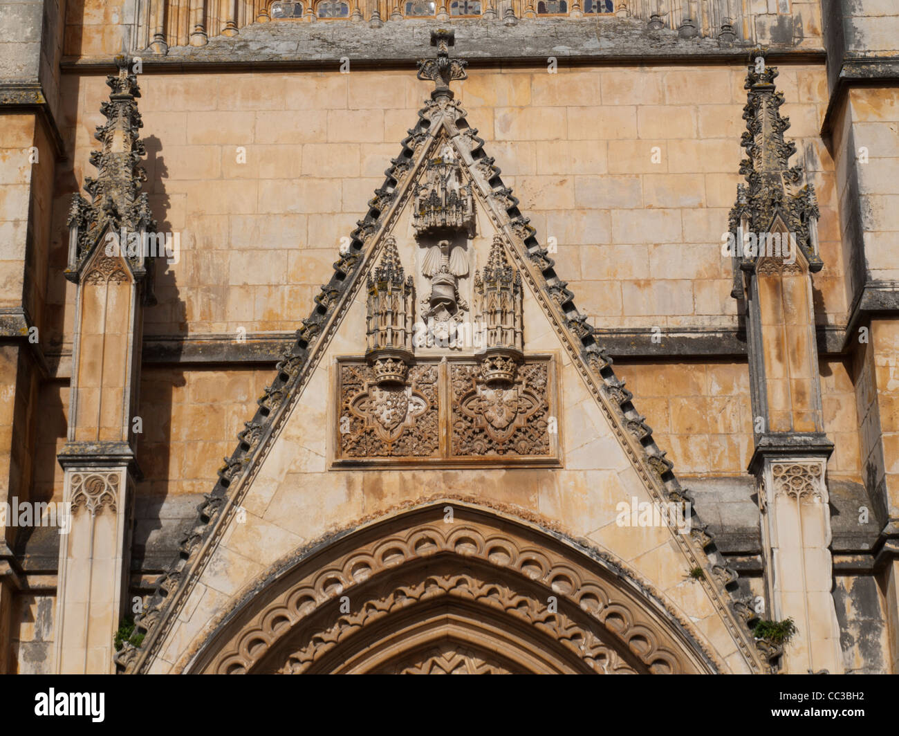 Monastero di Batalha dettagli della porta Foto Stock