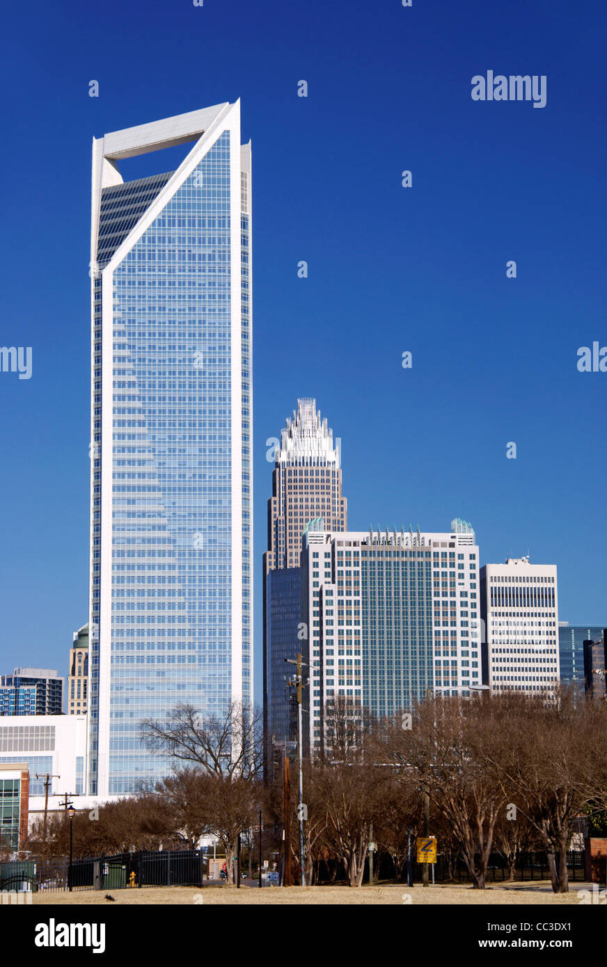 Charlotte, North Carolina, NC. Vista di Duke Energy Center e Bank of America tower. Foto Stock
