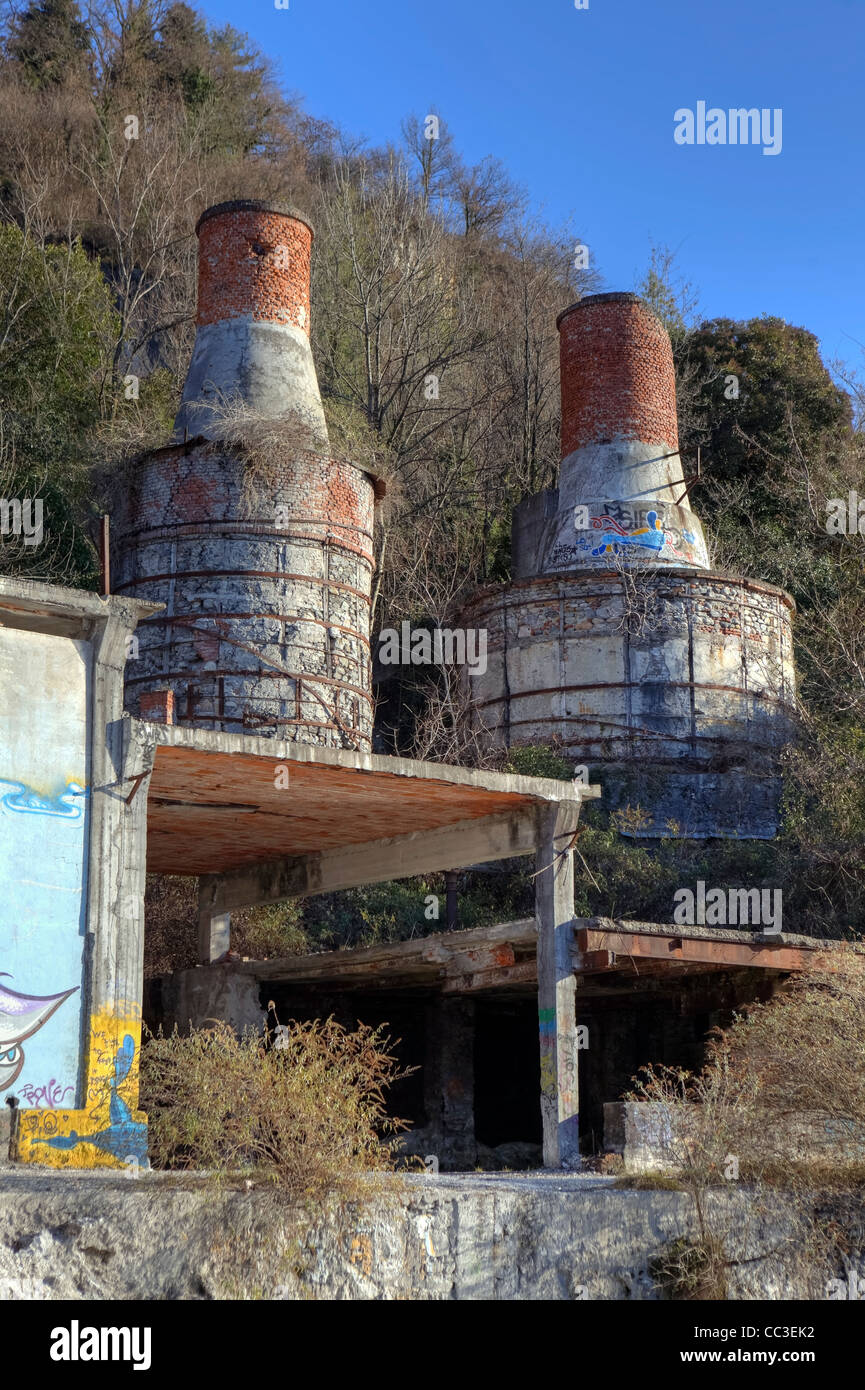 La regione è stata conosciuta per Castelveccana limekilns ci grazie al calcare esistente. Foto Stock