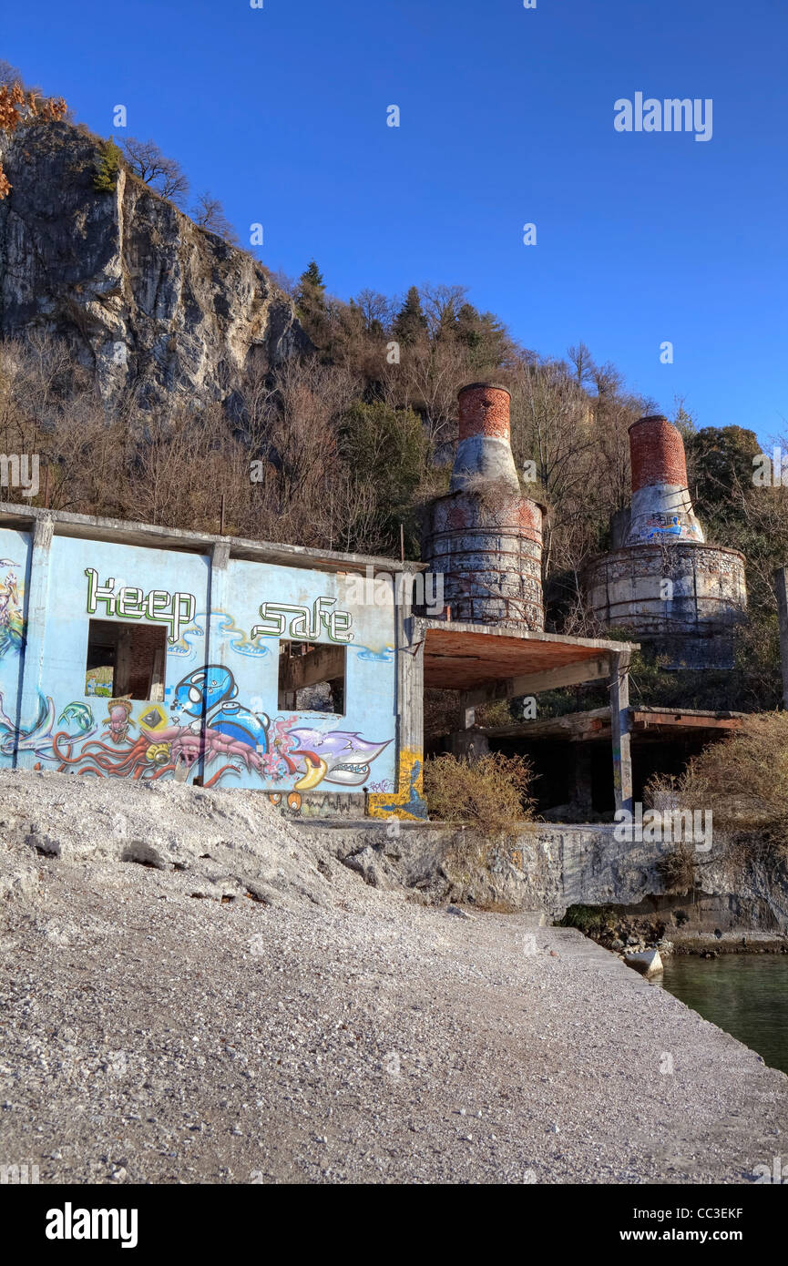 La regione è stata conosciuta per Castelveccana limekilns ci grazie al calcare esistente. Foto Stock