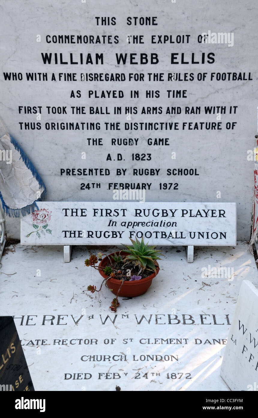 Targhe commemorative sulla tomba, tomba o lapide del reverendo William Webb Ellis, il primo giocatore di Rugby, Old Cemetery, Menton France Foto Stock