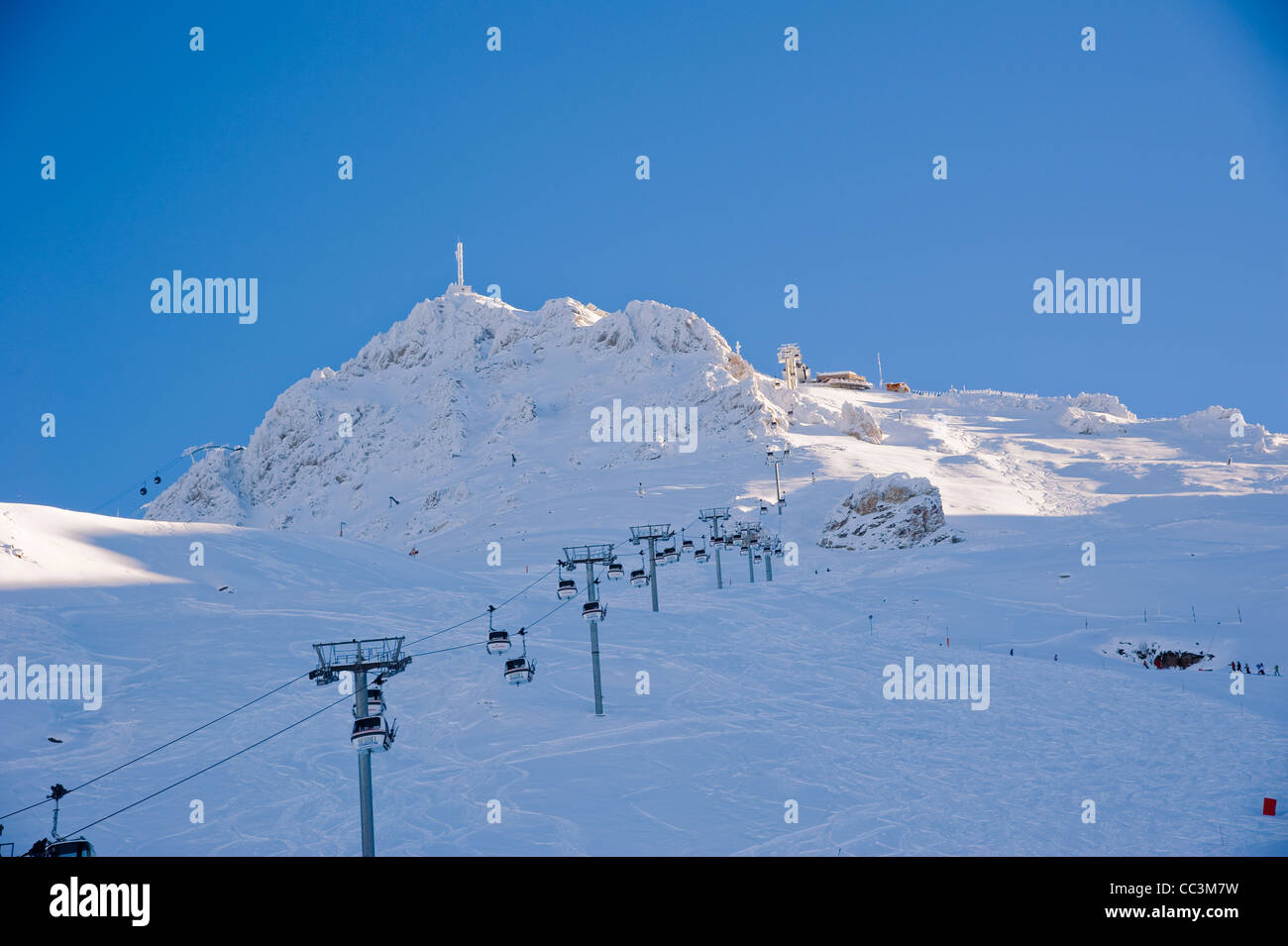 Méribel e Courchevel in Trois Vallées (3 valli sciistiche nella Valle Tarentaise nelle Alpi francesi. Dicembre 2011 Foto Stock