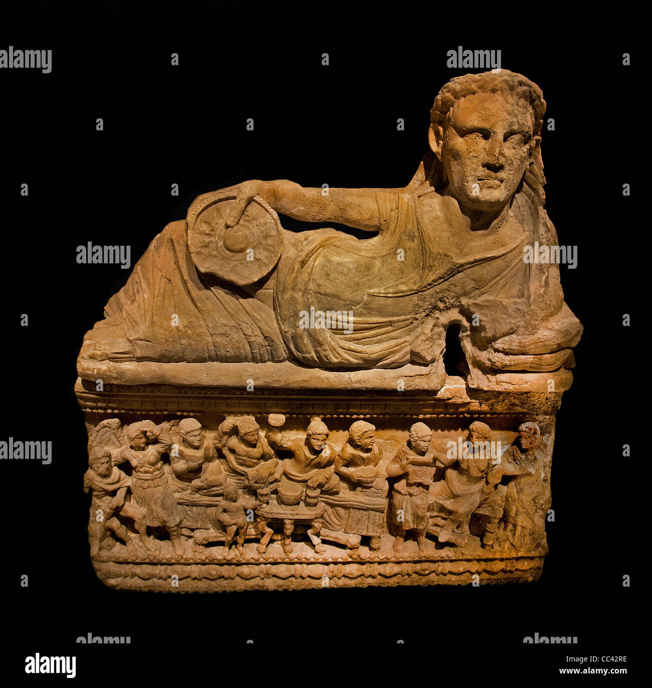 Sarcofago di donna etrusca Italia Etruria 200 BC in basso a sinistra di Ulisse come un mendicante vede sua moglie Penelope uomini cercando di rapirla Foto Stock