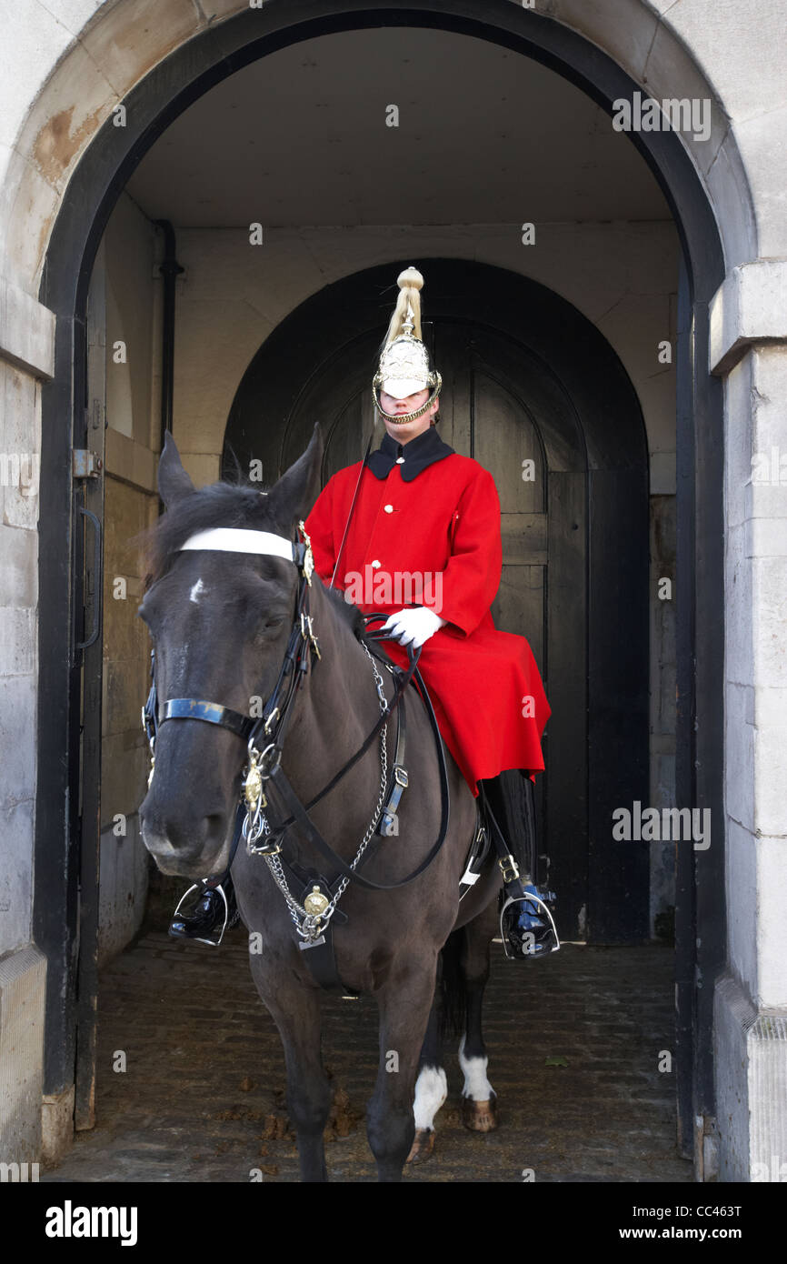 Cavalleria della famiglia vita delle guardie della guardia in Whitehall Londra Inghilterra Regno Unito Regno Unito Foto Stock