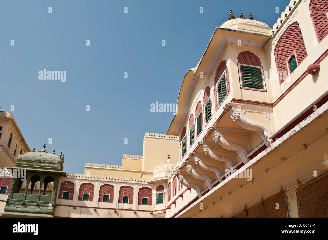 Peacock cortile o Pritam Niwas Chowk, City Palace, a Jaipur, India Foto Stock