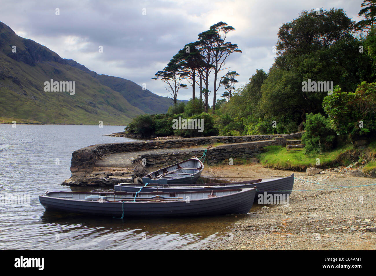 Barche da pesca a Doo Lough Co. Mayo . L'Irlanda Foto Stock