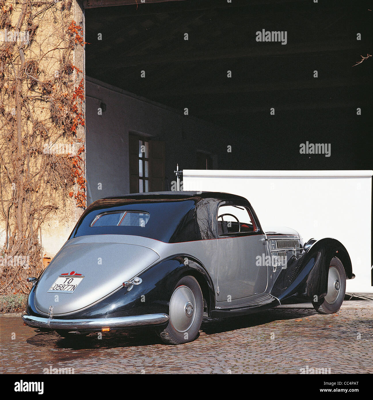 Le vetture del XX secolo l'Italia. Auto Lancia Astura tipo 233 con 4 posti Coupe corpo della società "piante Farina. 1935 Foto Stock