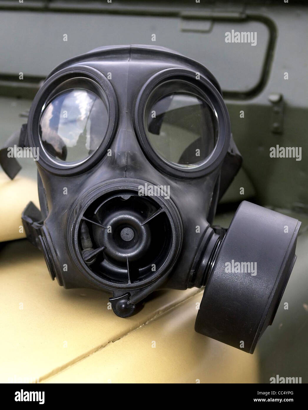 Maschera antigas britannica immagini e fotografie stock ad alta risoluzione  - Alamy