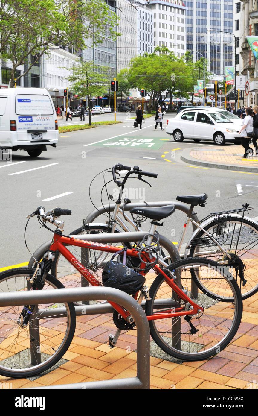 Supporto per bicicletta su Lambton Quay, centro di Wellington, Nuova Zelanda. Foto Stock