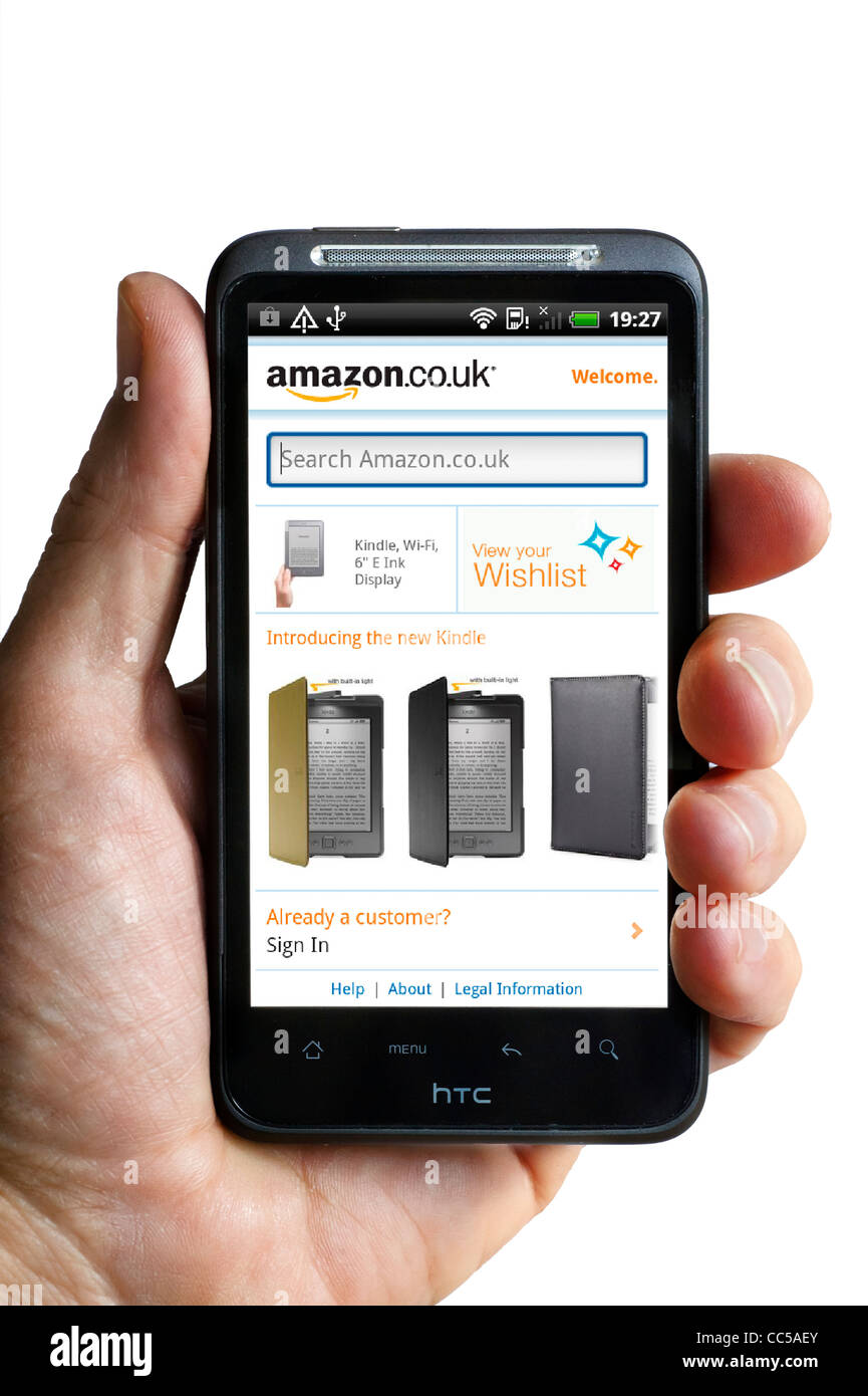 Lo shopping online su amazon.co.uk tramite l'app Android su uno smartphone  HTC Foto stock - Alamy