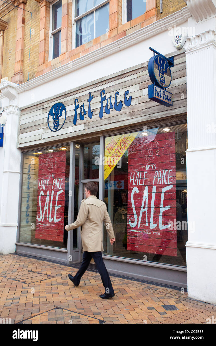 Vendita a faccia grassa outdoor fashion shop, Bromley High Street, Bromley, Kent, Regno Unito Foto Stock
