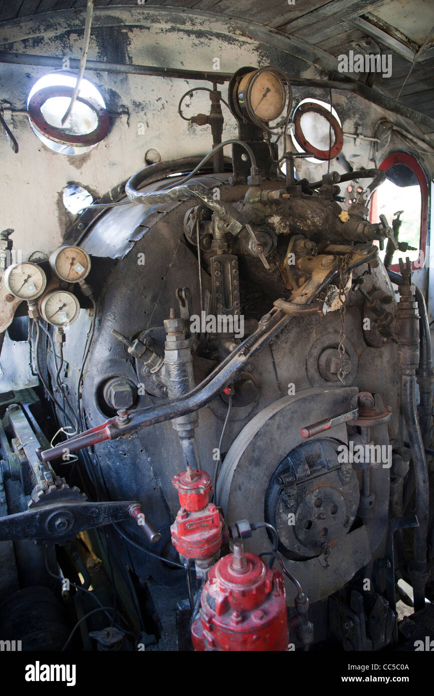 Il vecchio treno a vapore il motore sul display presso la Stazione Ferroviaria di Dalat Vietnam Foto Stock