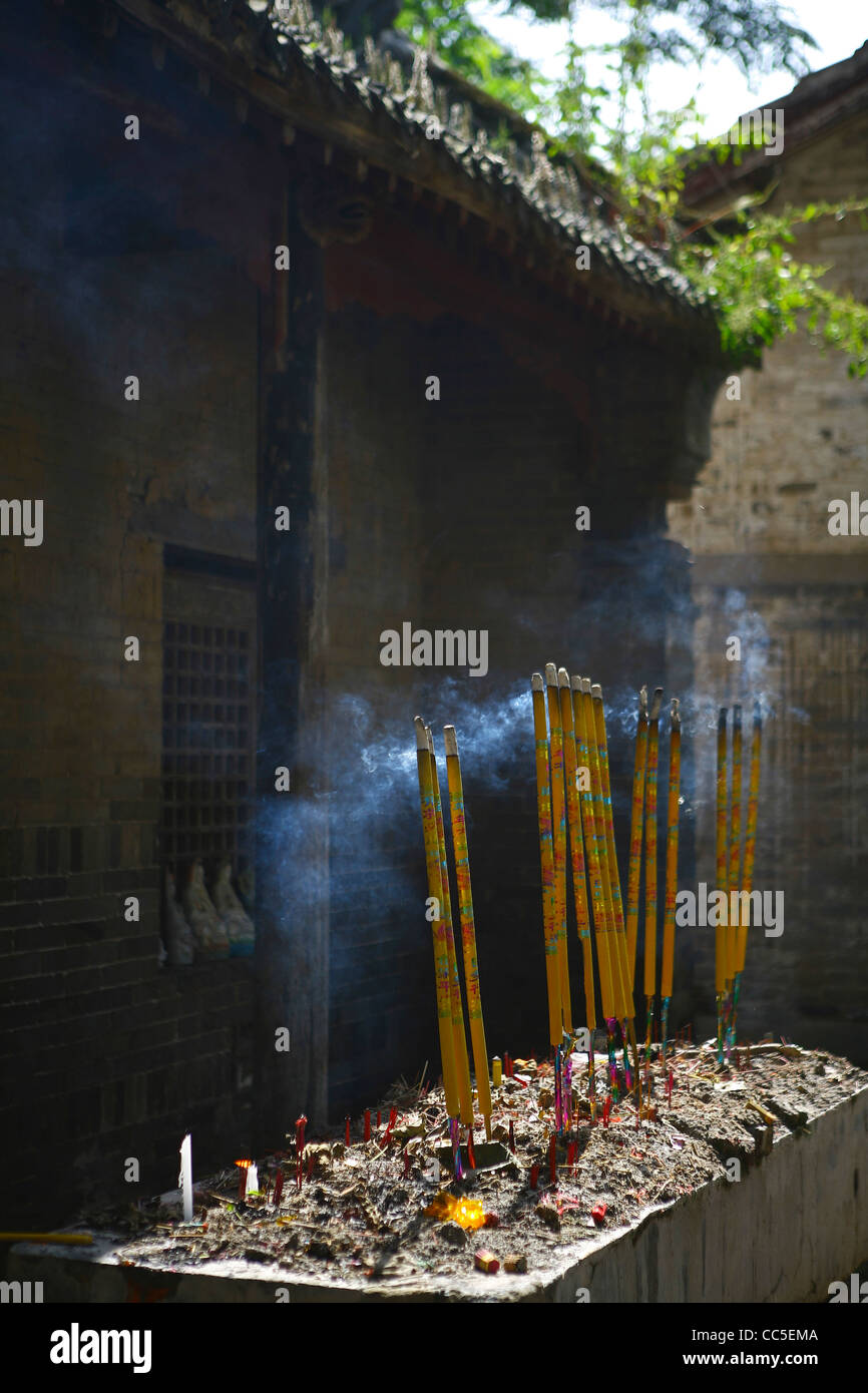 Brucia Incenso, Fuxi padiglione divinatorie, Shangcai, Henan , Cina Foto Stock