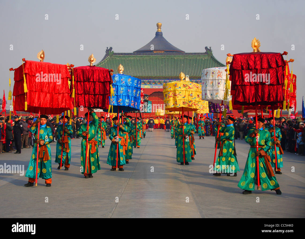 Adorando il cielo cerimonia al Tempio del Paradiso, Pechino, Cina Foto Stock