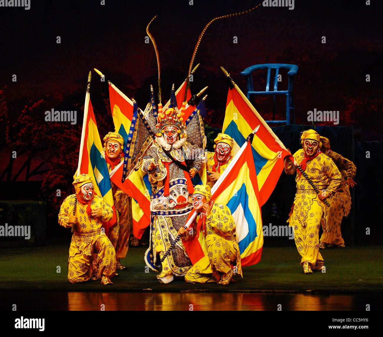 Opera di Pechino attore esecuzione Sun Wukong, Pechino, Cina Foto Stock