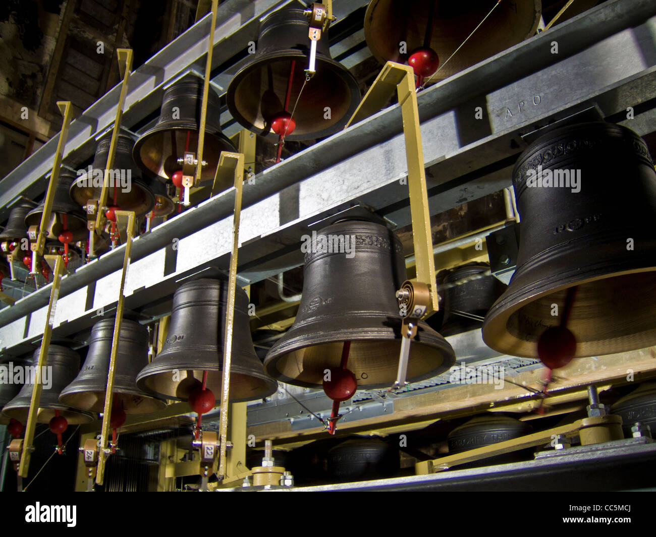 Carillon, 35 campane giocate da una persona utilizzando la tastiera klavier alla York Minster, Regno Unito Foto Stock