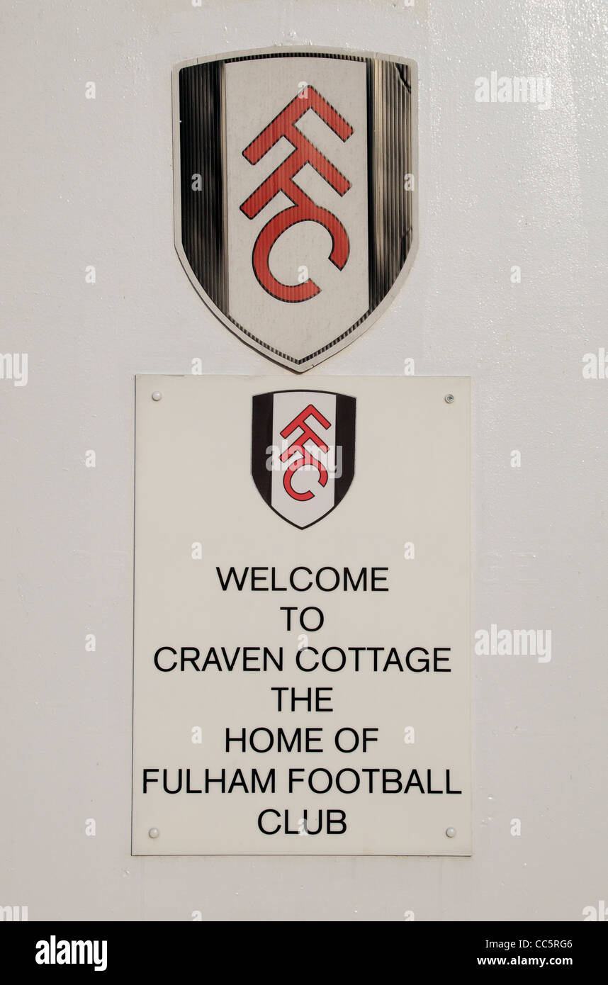 Un benvenuto a Craven Cottage segno a Craven Cottage, casa di Fulham Football Club, West London, Regno Unito. Foto Stock