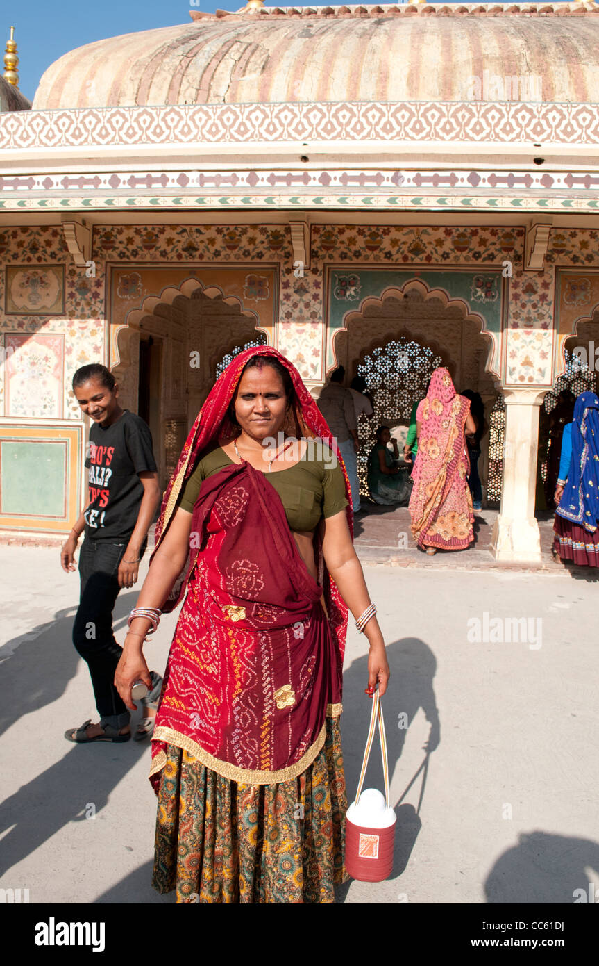 Donna indiana, Fort Ambra Palace Jaipur, Rajasthan, India Foto Stock