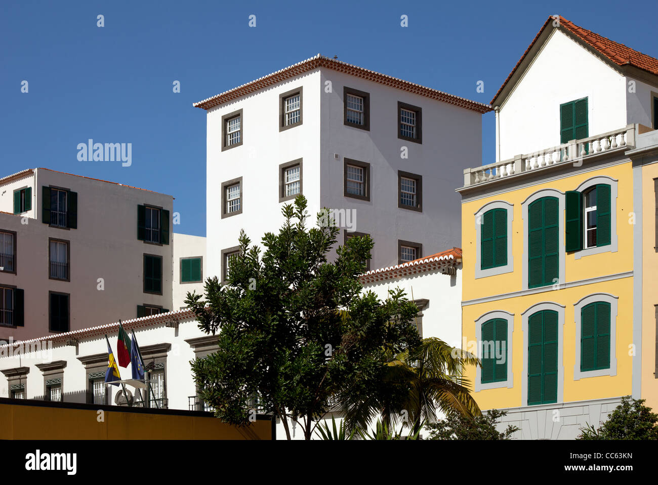 Edifici sulla spiaggia a Funchal, Madeira Foto Stock