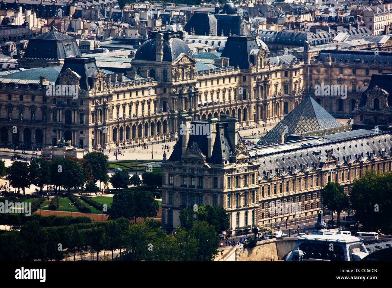 Musee du Louvre visto dalla Torre Eiffel, Parigi, Francia Foto Stock