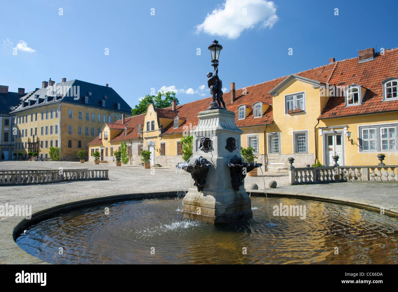 Fontana al castello di Heidecksburg, Rudolstadt, Turingia, Germania, Europa Foto Stock