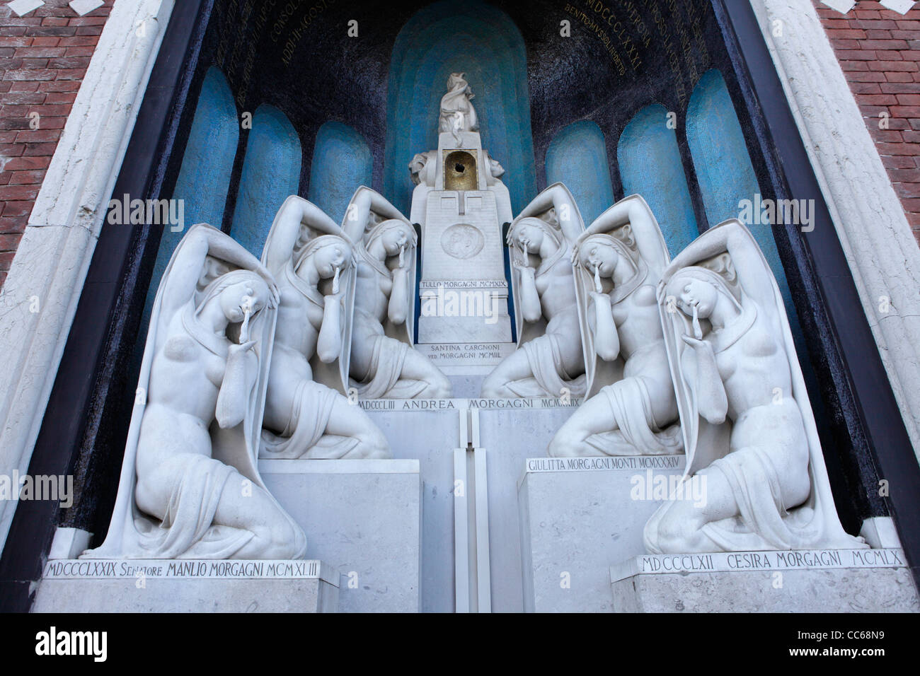 Statua presso il Cimitero Monumentale di Milano, Italia Foto Stock