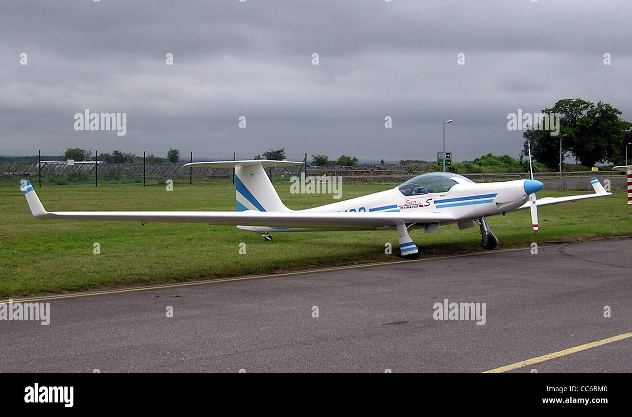 Aeromot Super Ximango motoveleggiatore (G-XMGO) a Kemble Airfield, Gloucestershire, Inghilterra. Foto Stock