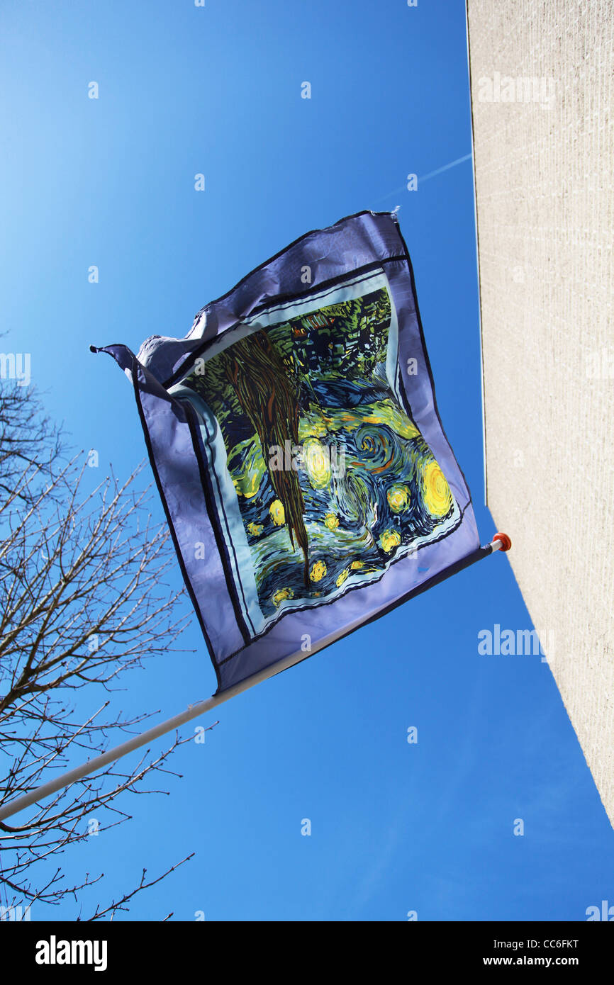 Vincent van Gogh "Notte stellata" foulard di seta in aria, Amsterdam, Paesi Bassi Foto Stock
