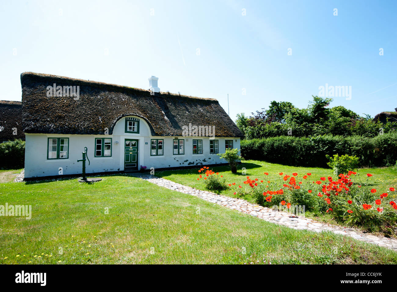 Casa e giardino in Sonderho, isola di Fano, Danimarca, Scandinavia, Europa  Foto stock - Alamy