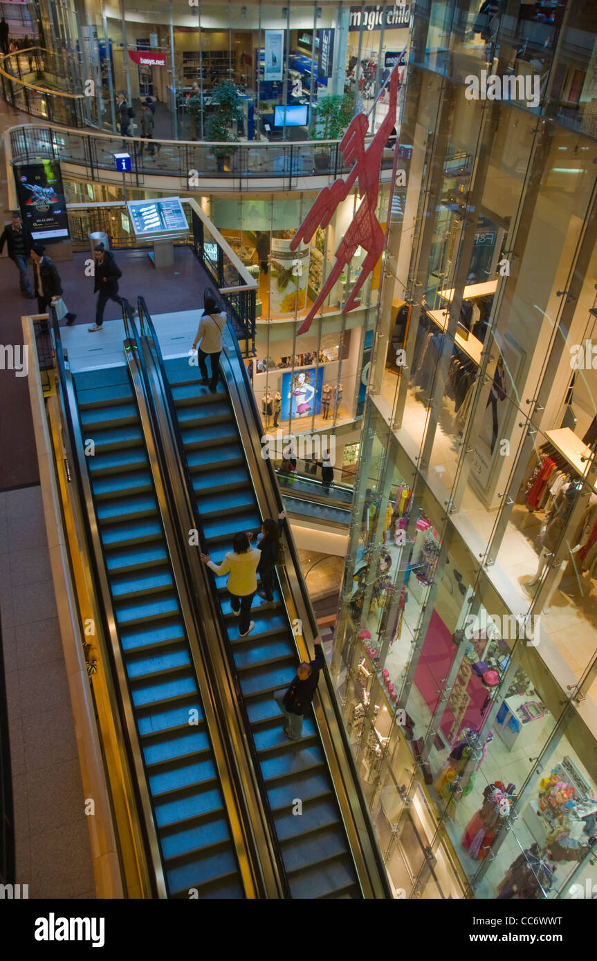 Il centro commerciale Palladium Namesti Republiky piazza centrale di Praga Repubblica Ceca Europa Foto Stock