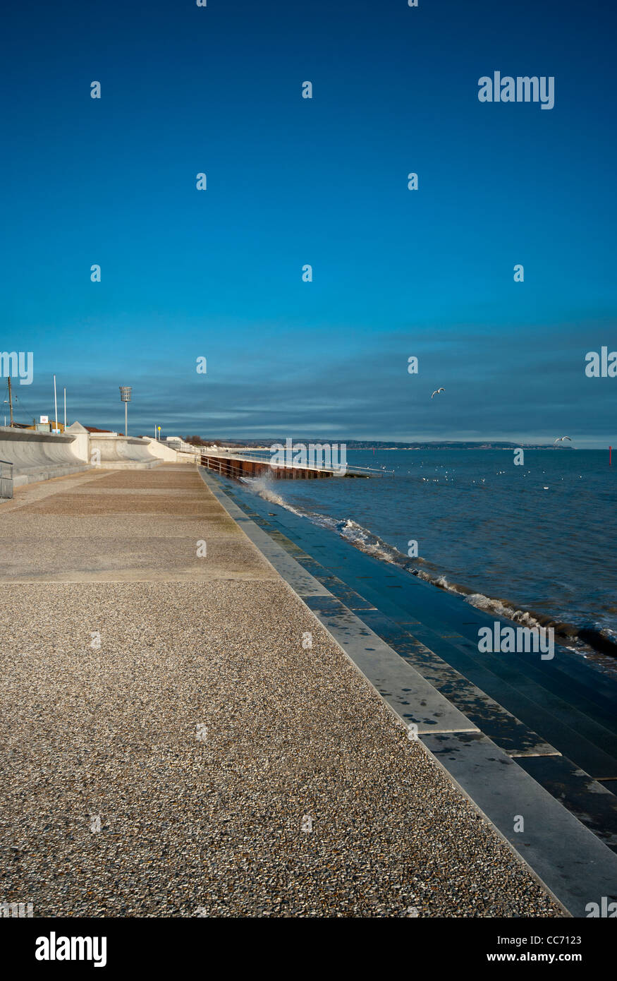 Nuova parete mare difese Dymchurch difese Kent REGNO UNITO Passeggiate costiere Foto Stock