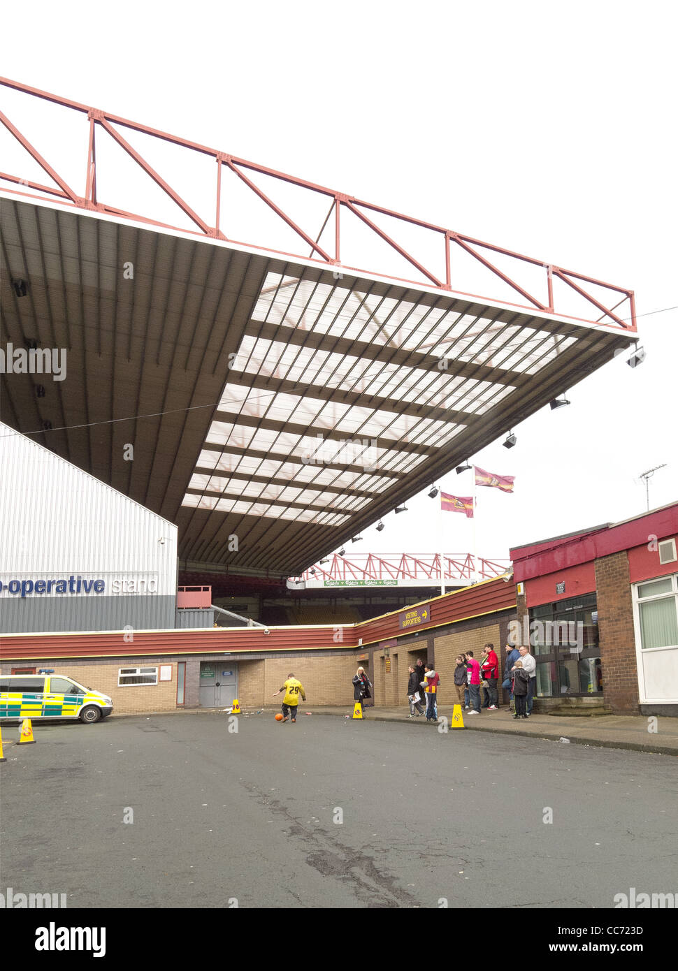 In strada al di fuori di Bradford City Calcio Club Foto Stock