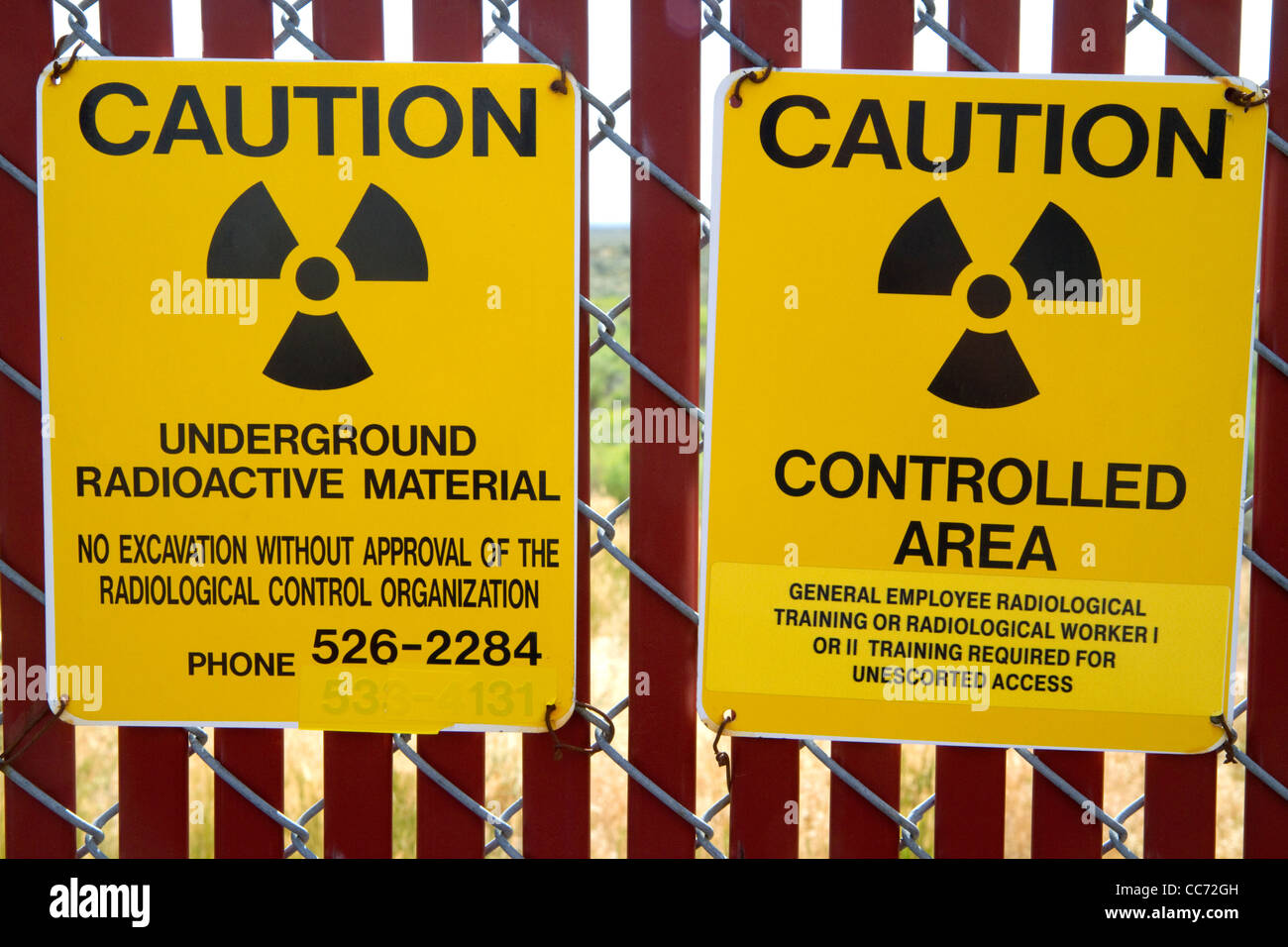 Radiazione segno di attenzione al EBR-ho disattivato la ricerca reattore nucleare museo atomica situata vicino ad Arco, Idaho, Stati Uniti d'America. Foto Stock