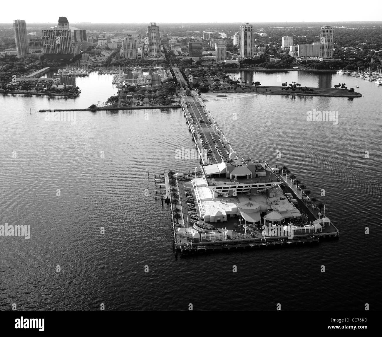 Vista aerea del molo a San Pietroburgo, Florida Foto Stock